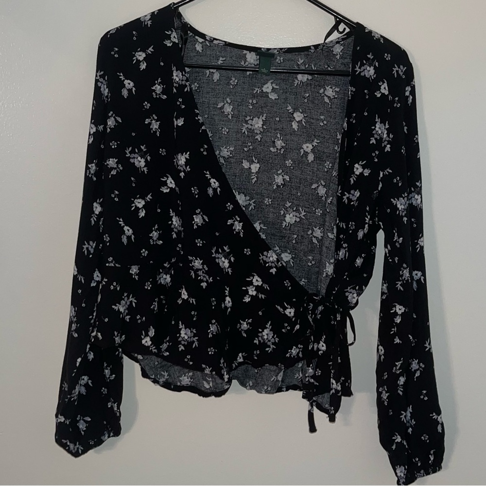 Wild Fable - Women’s Large - Front Wrap Crop Top